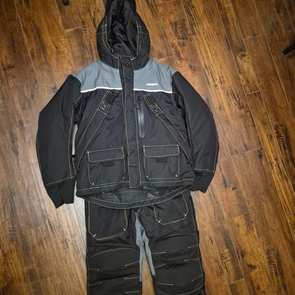 Frabill I3 Ice Fishing Suit Mens Medium Black Gray Insulated Parka and Bibs Set